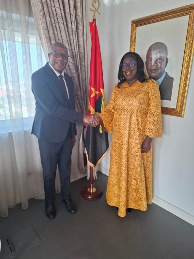 Pr. Sy-Wonyu et Ministre de l'Enseignement supérieur, de la Science, de la Technologie et de l'Innovation de l'Angola