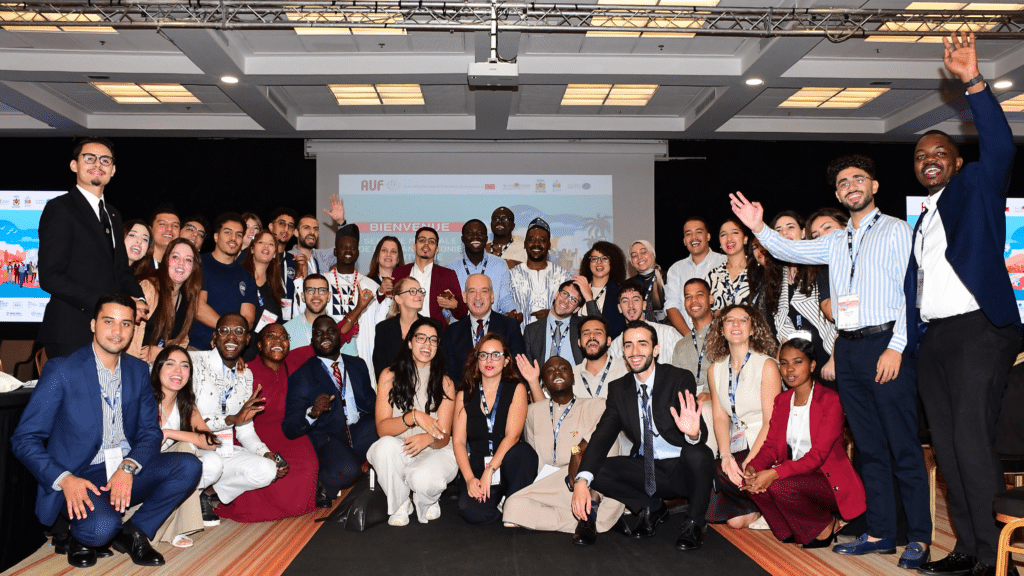 Photo de groupe finale au Congrès de la jeunesse