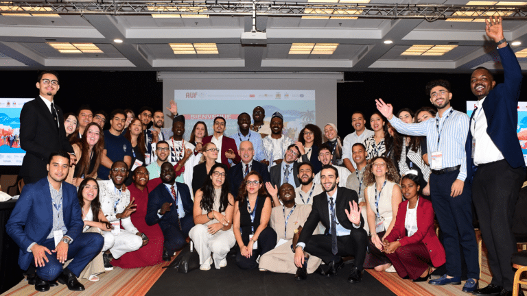 Photo de groupe finale au Congrès de la jeunesse
